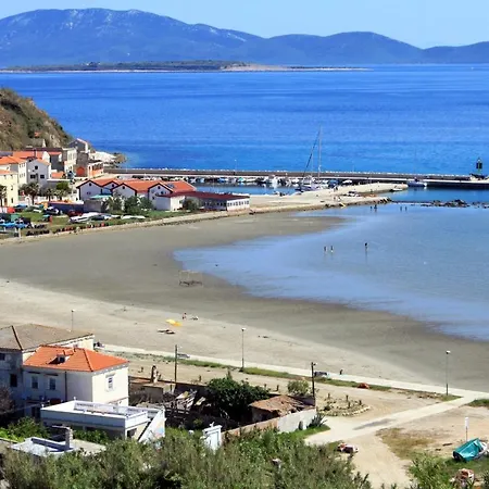 Family Friendly Seaside Susak, Losinj - 8050 דירה סוסק