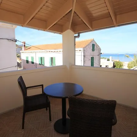 Family Friendly Seaside Susak, Losinj - 8050 Apartment Susak