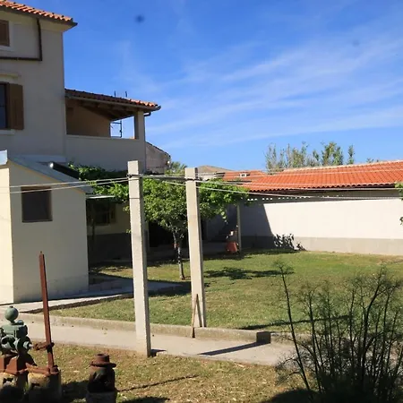 Apartment Family Friendly Seaside Susak, Losinj - 8050 Susak