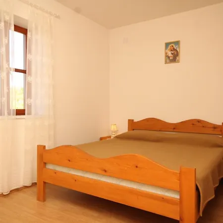 Family Friendly Seaside Susak, Losinj - 8050 Apartment Susak
