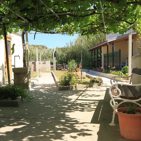 Family Friendly Seaside Susak, Losinj - 8050 Appartement