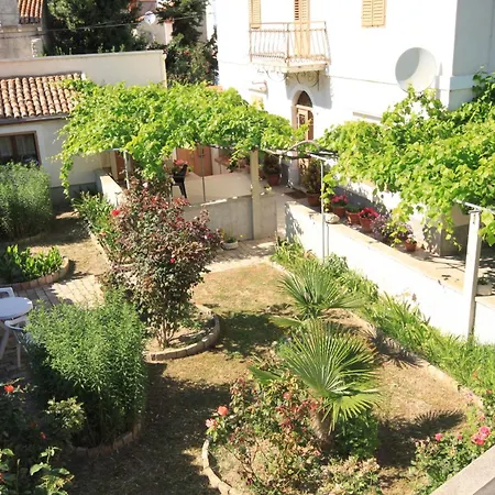 Family Friendly Seaside Susak, Losinj - 8050 Appartement *