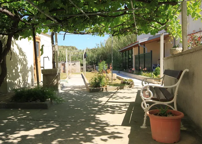 Family Friendly Seaside Susak, Losinj - 8050 Διαμέρισμα